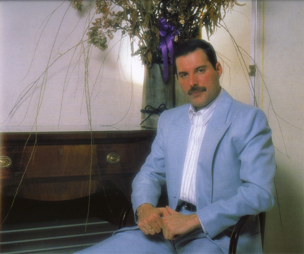Freddie in blue